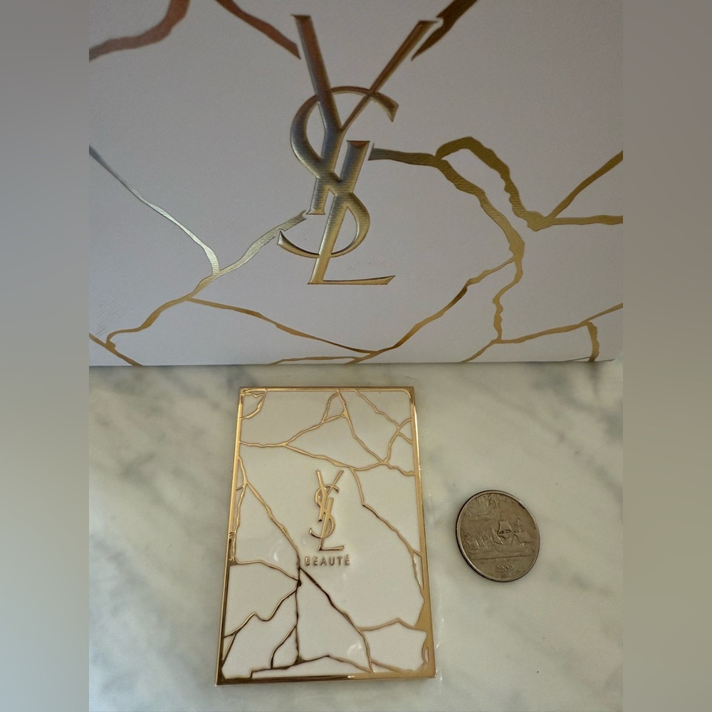 YSL Beauté Compact Mirror - Picture 3 of 4